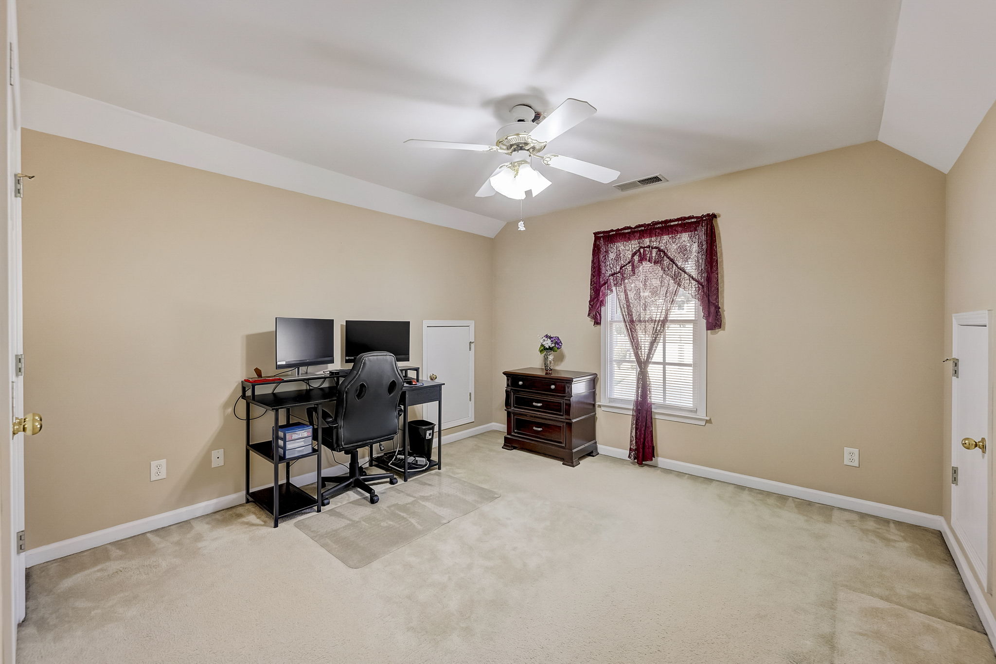 Ashland Cir-030