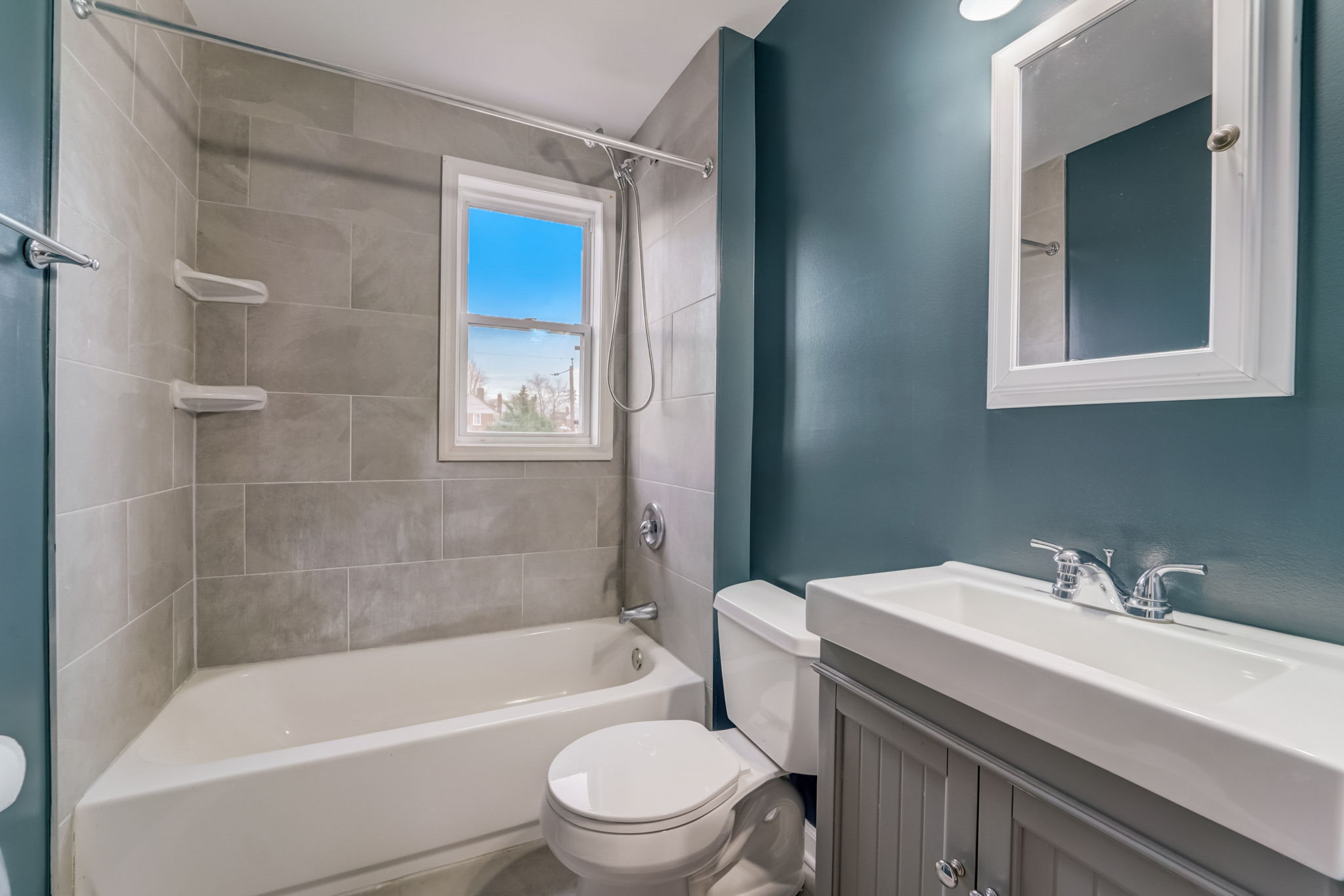 Raymonn Ave-016