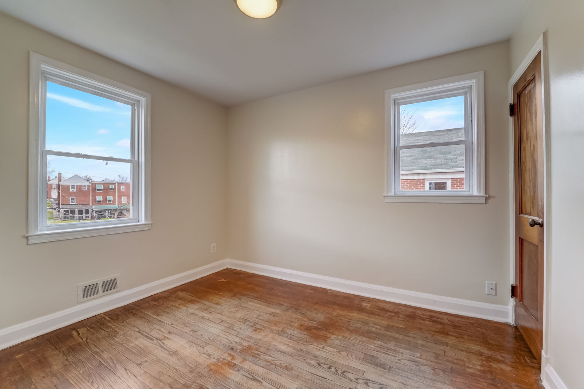 Raymonn Ave-017