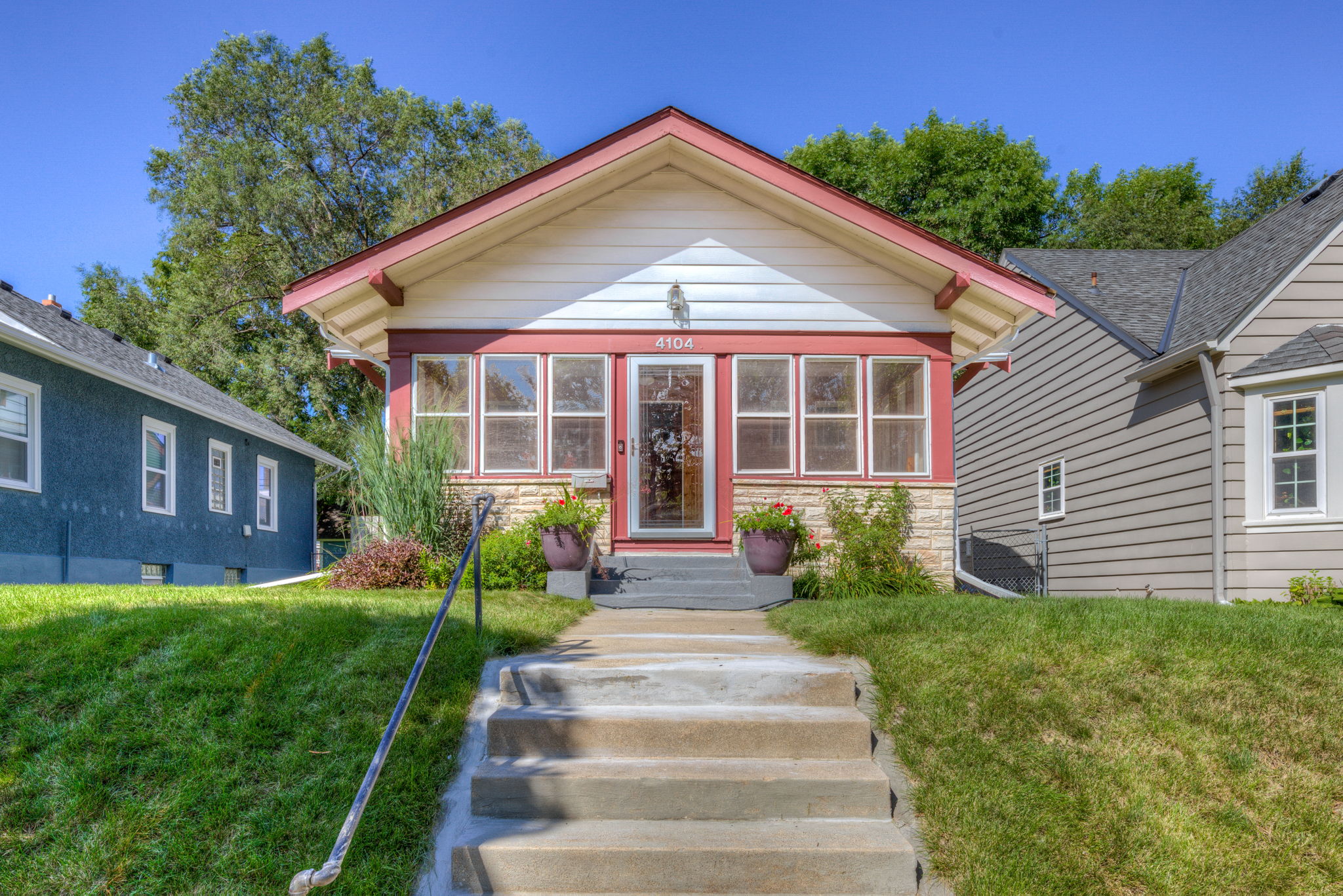 4104 Longfellow Ave