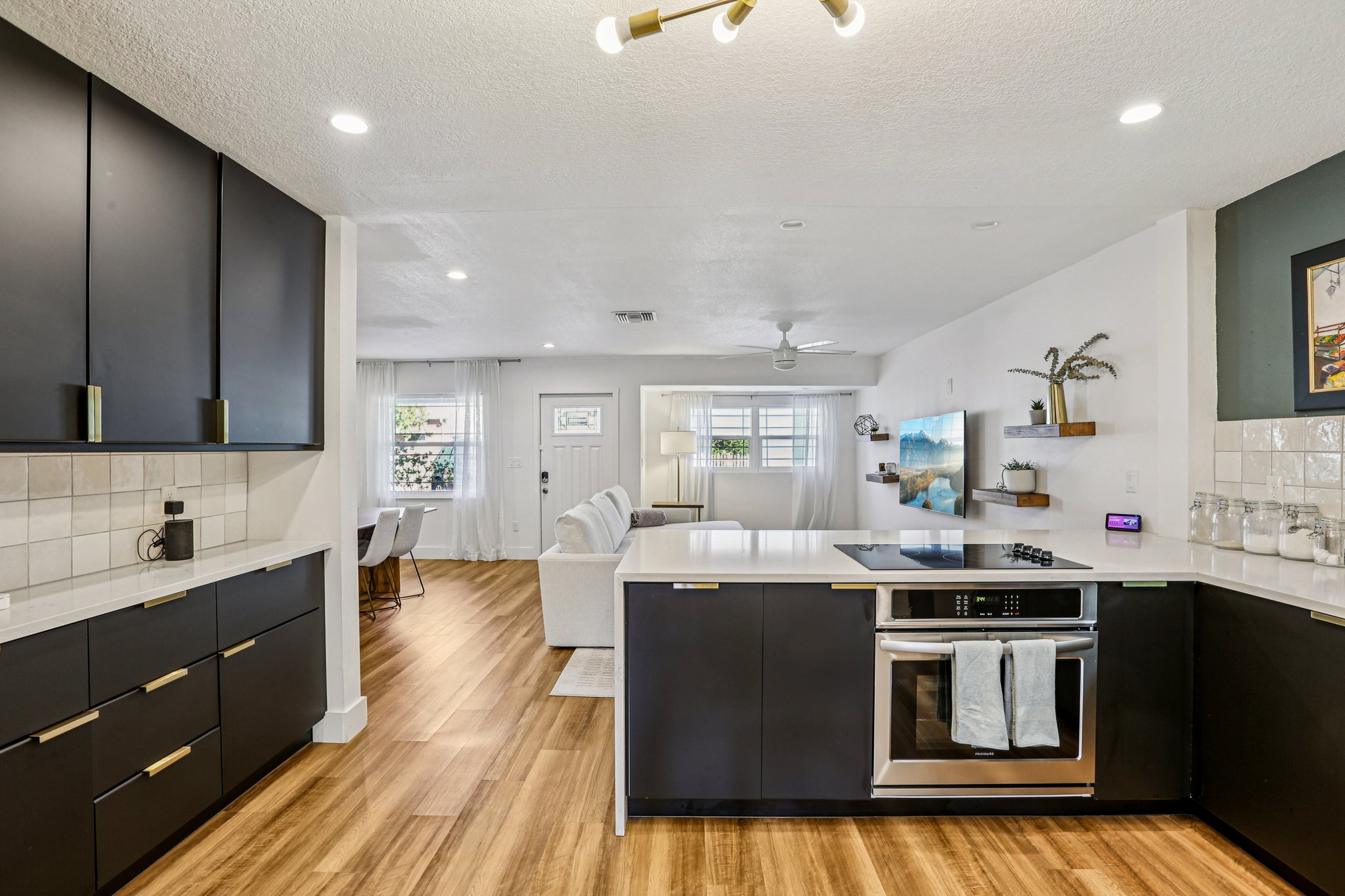 N Seminole Ave-S1311-017.jpg