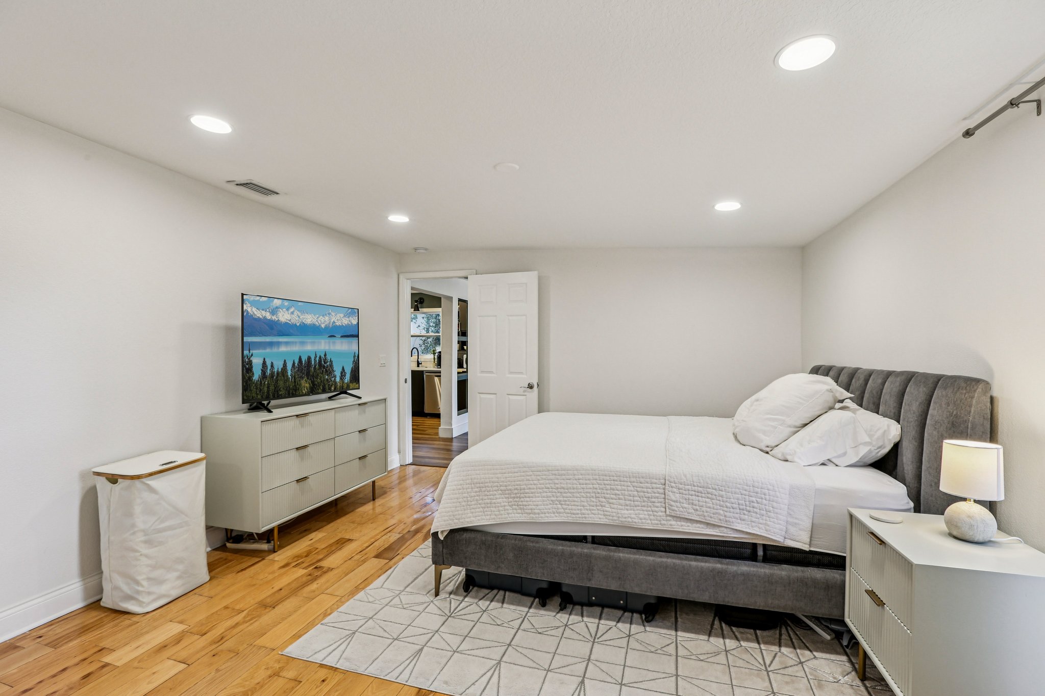 N Seminole Ave-S1311-026.jpg