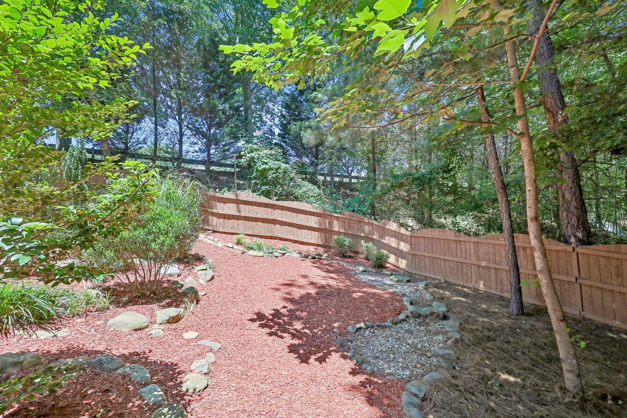 Hastings Dr-S0506-057.jpg