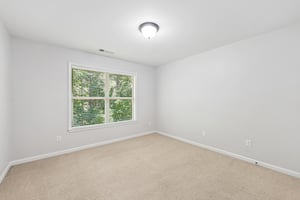 Hastings Dr-S0506-035.jpg