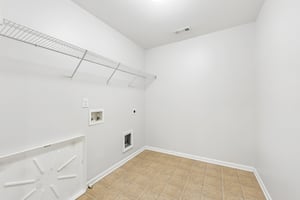 Hastings Dr-S0506-037.jpg