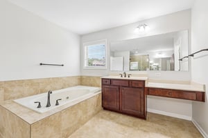 Hastings Dr-S0506-046.jpg
