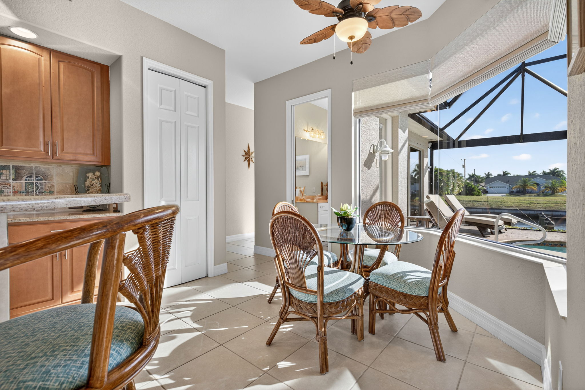 Breakfast Nook 3 of 3