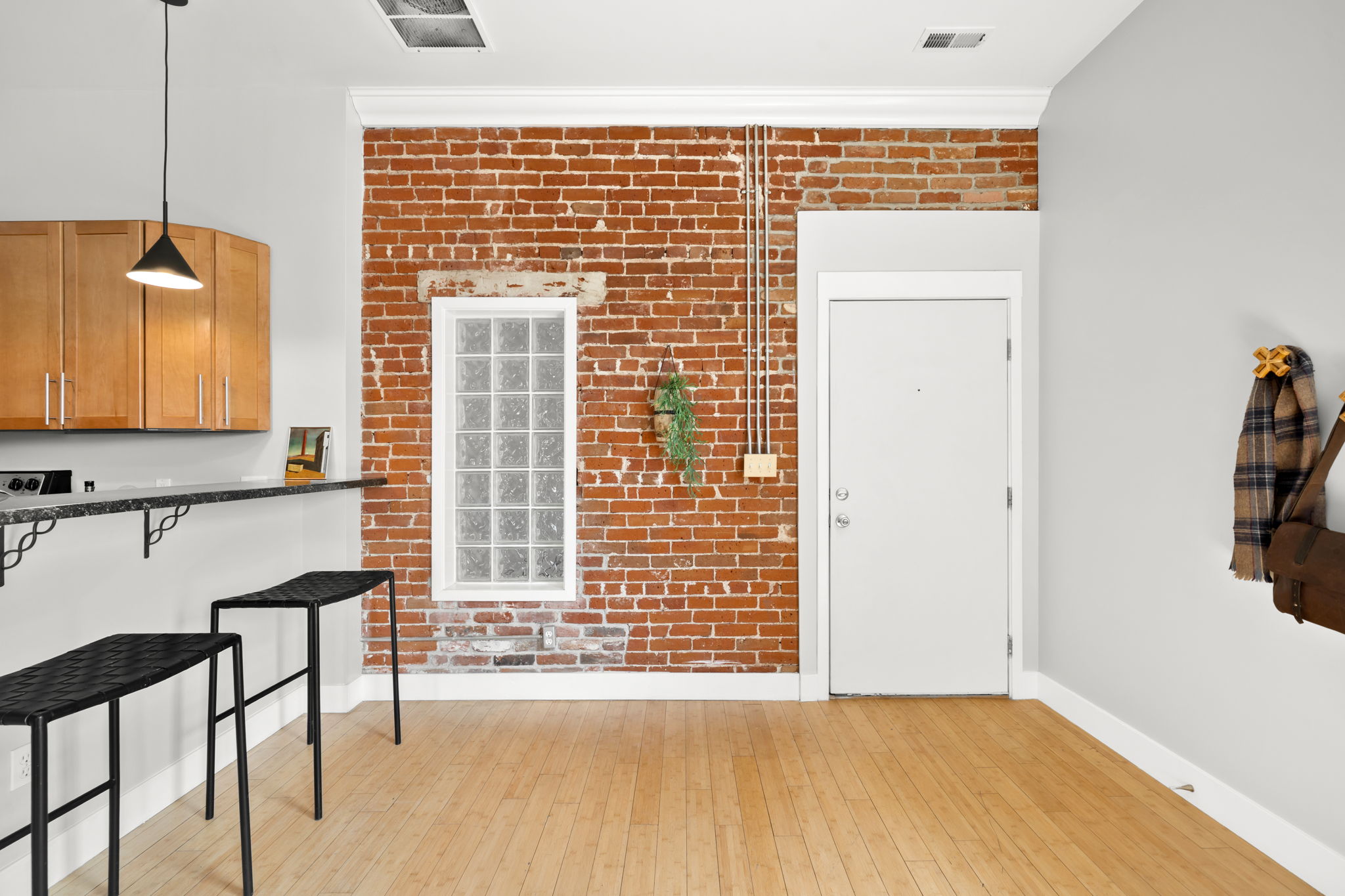 Kitchen & Entry area