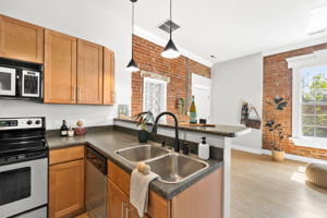 Kitchen & Entry area