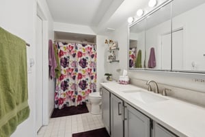 4106 N Narragansett Ave 511_004.jpg