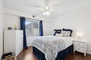 4106 N Narragansett Ave 511_006.jpg