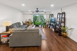 4106 N Narragansett Ave 511_010.jpg