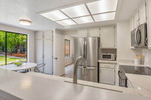 015_4107 Hanford St