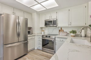 017_4107 Hanford St