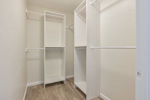 032_4107 Hanford St