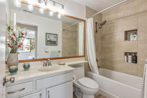 035_4107 Hanford St