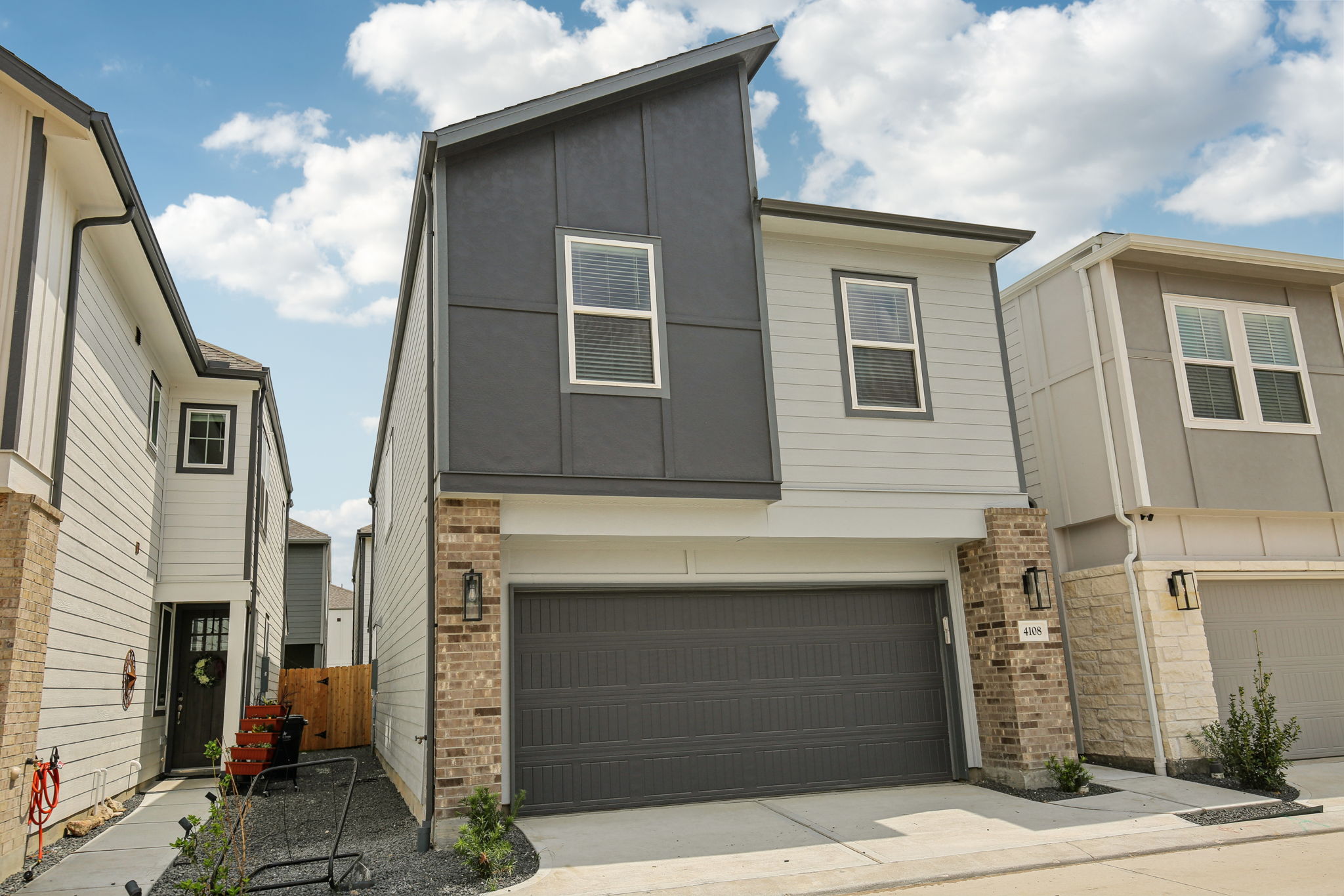 Houston - Spring Brook Village - 4108 Fig Grv St, Houston, TX 77080 - 003