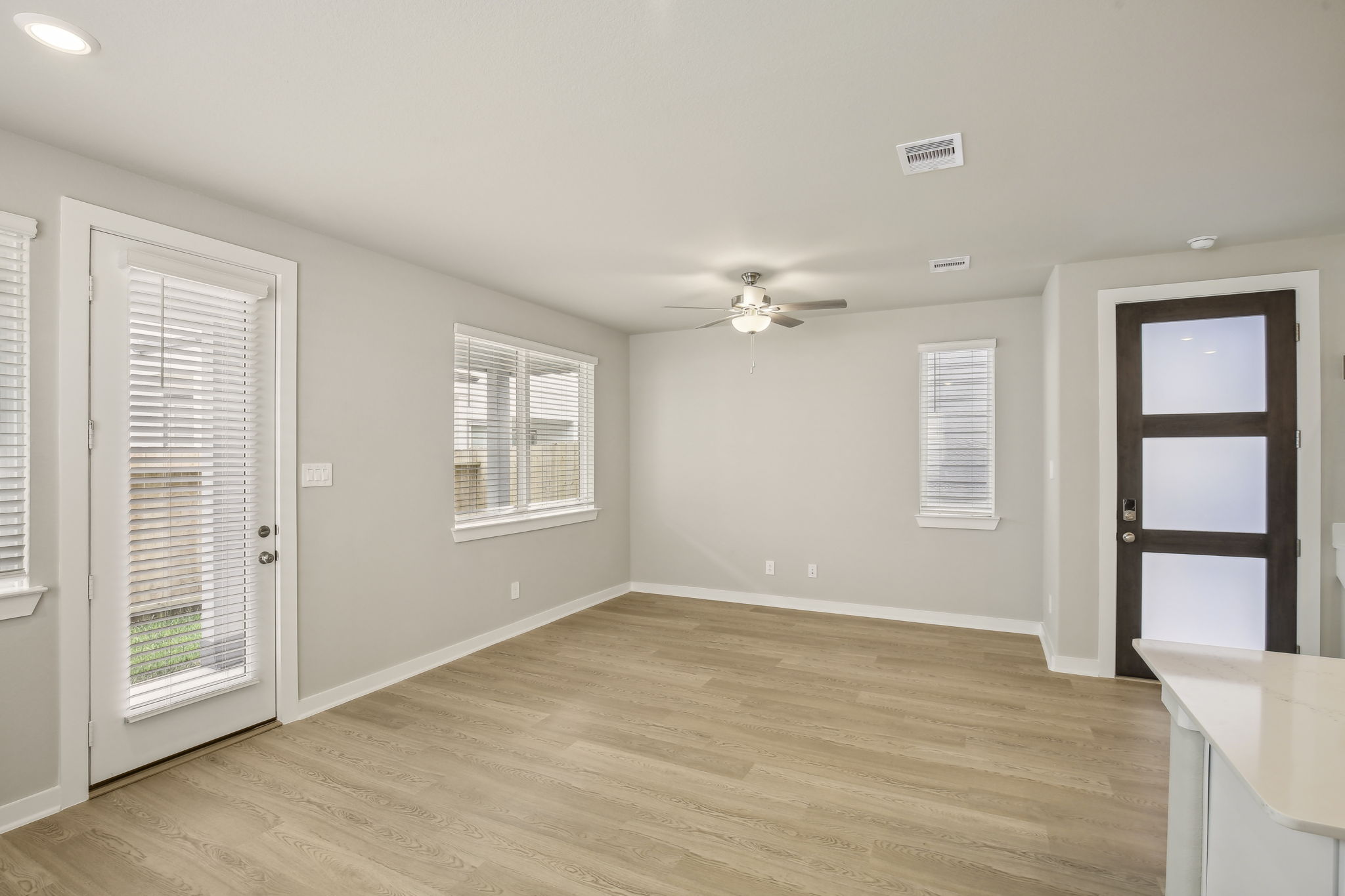 Houston - Spring Brook Village - 4108 Fig Grv St, Houston, TX 77080 - 006