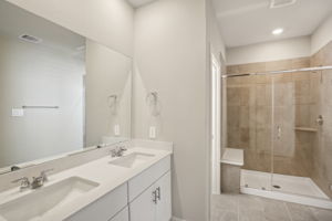 Houston - Spring Brook Village - 4108 Fig Grv St, Houston, TX 77080 - 023