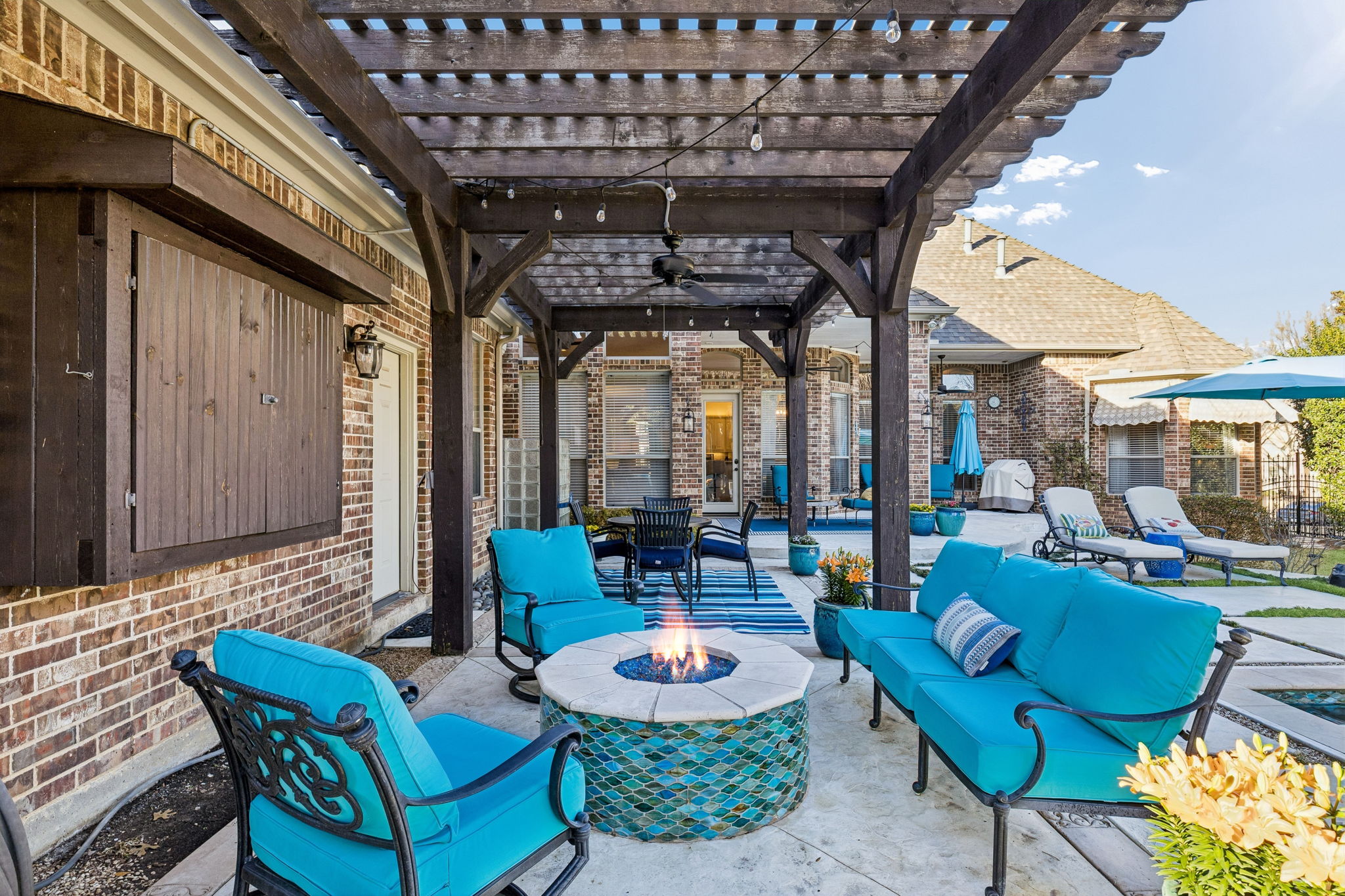 Updated glass tile firepit