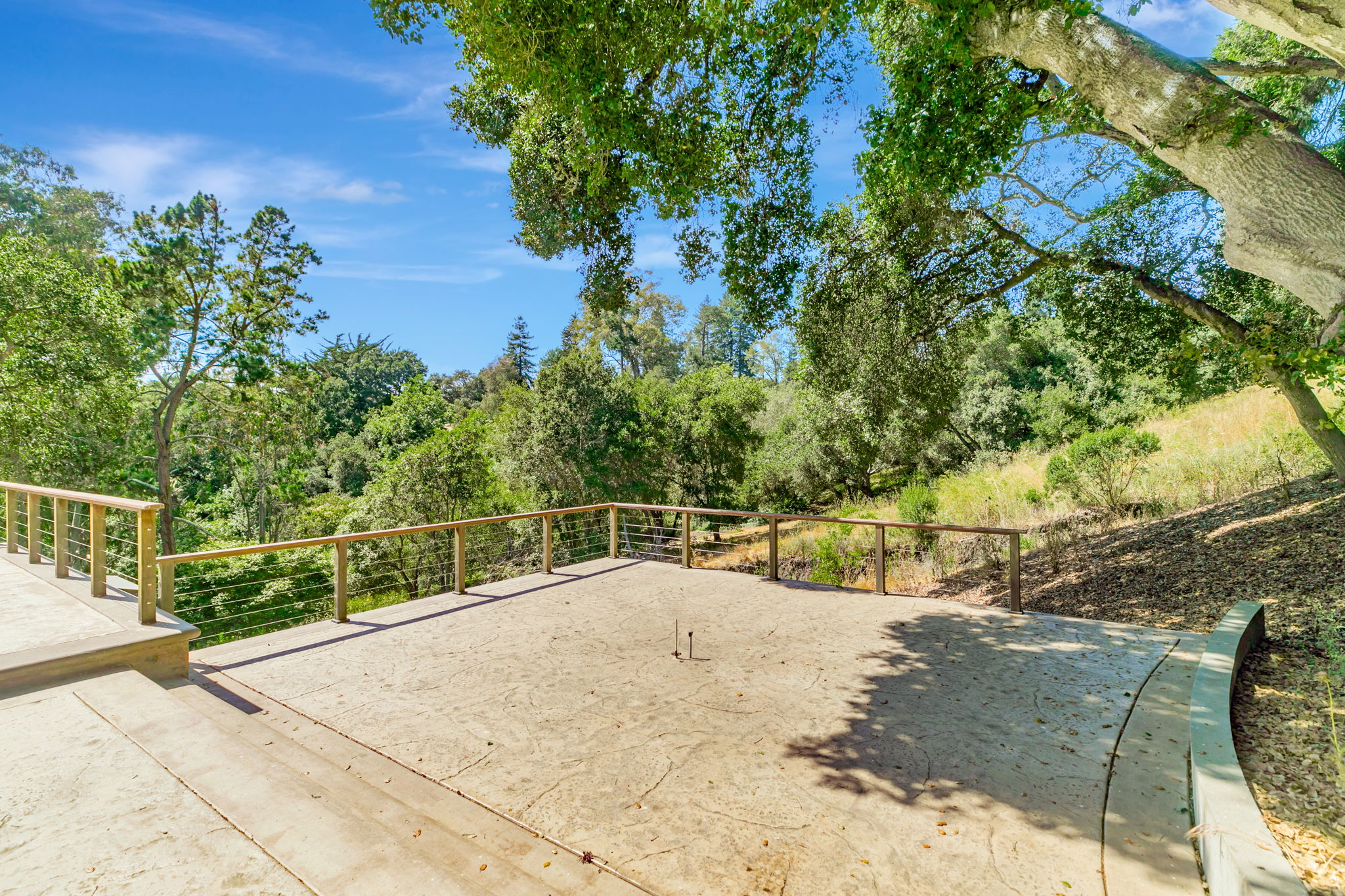 090_411 Hecker Pass Rd  