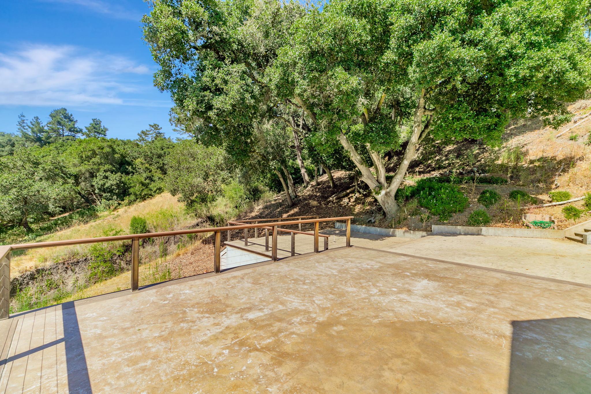 091_411 Hecker Pass Rd  