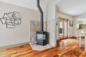 015_411 Hecker Pass Rd  