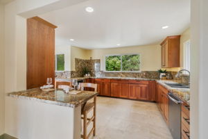 022_411 Hecker Pass Rd  
