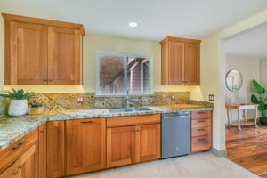 023_411 Hecker Pass Rd  