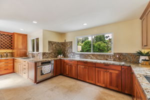 024_411 Hecker Pass Rd  