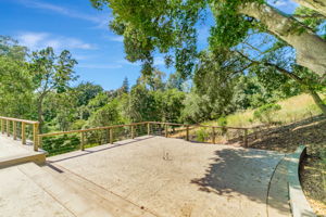 090_411 Hecker Pass Rd  