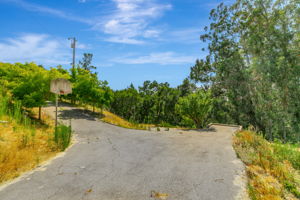 095_411 Hecker Pass Rd  