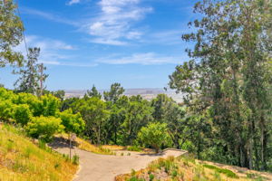 102_411 Hecker Pass Rd  