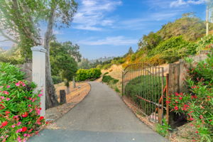 103_411 Hecker Pass Rd  