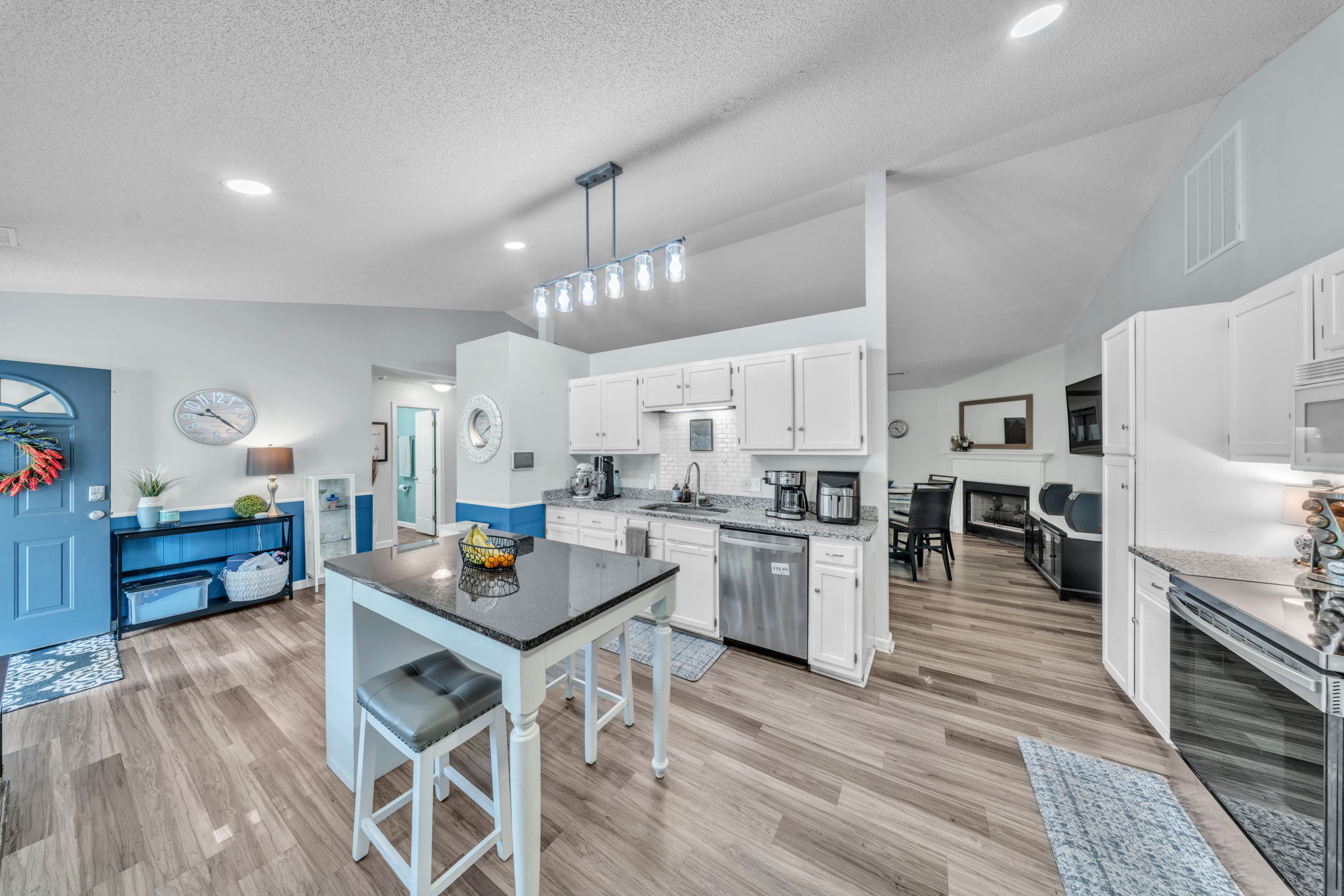 Kitchen/Breakfast Area