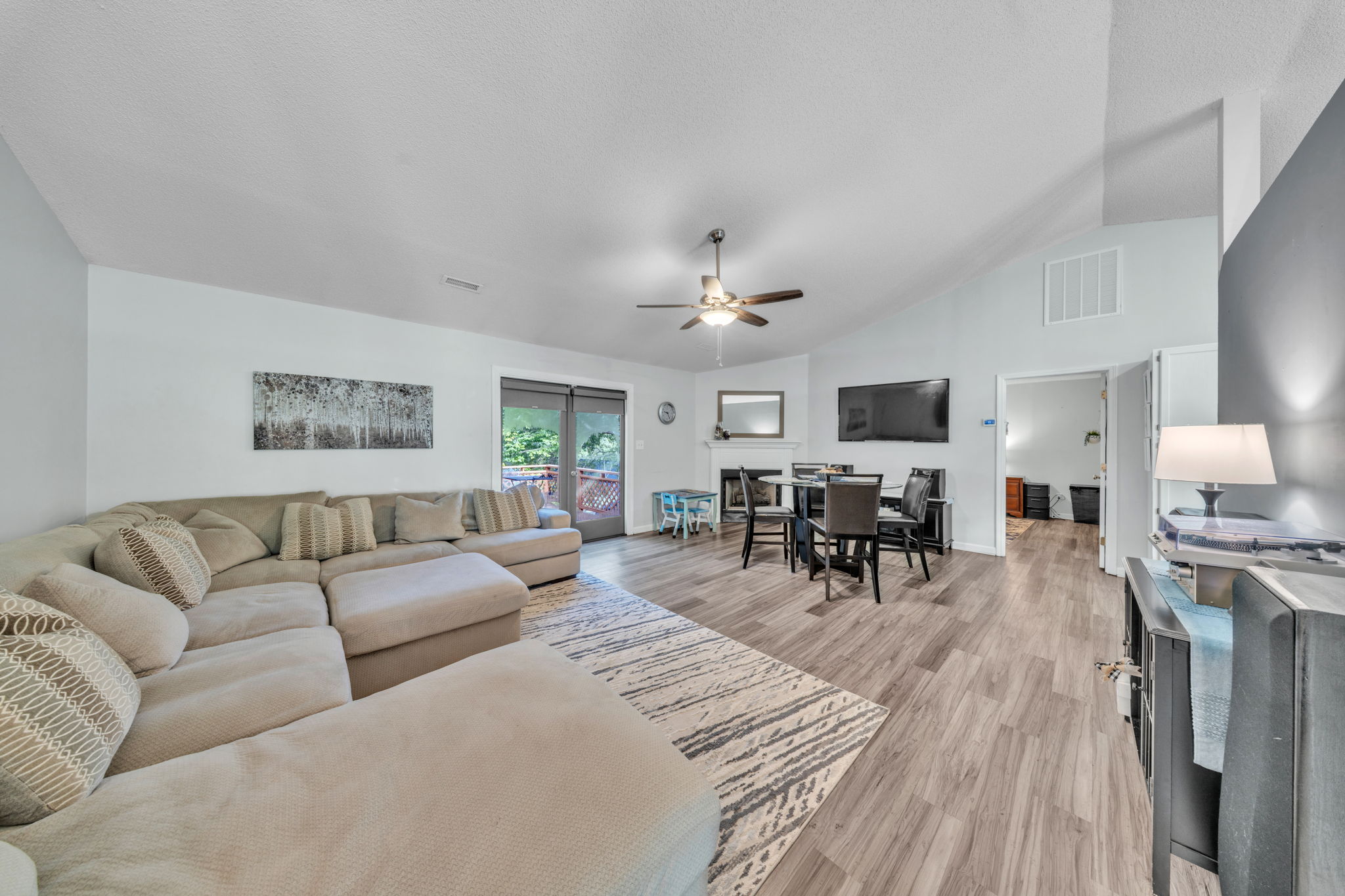 Living Room/Dining Room