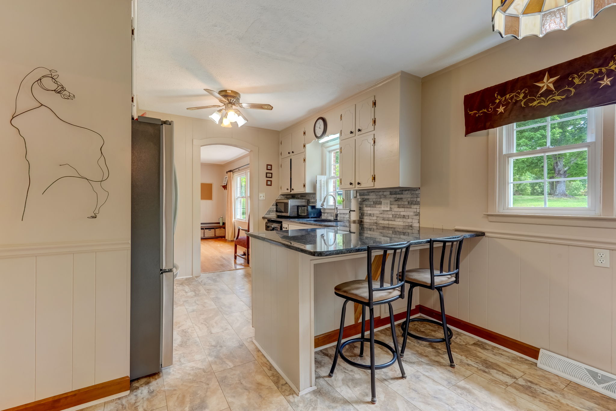 Kitchen/Breakfast Bar
