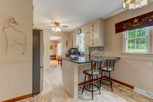 Kitchen/Breakfast Bar