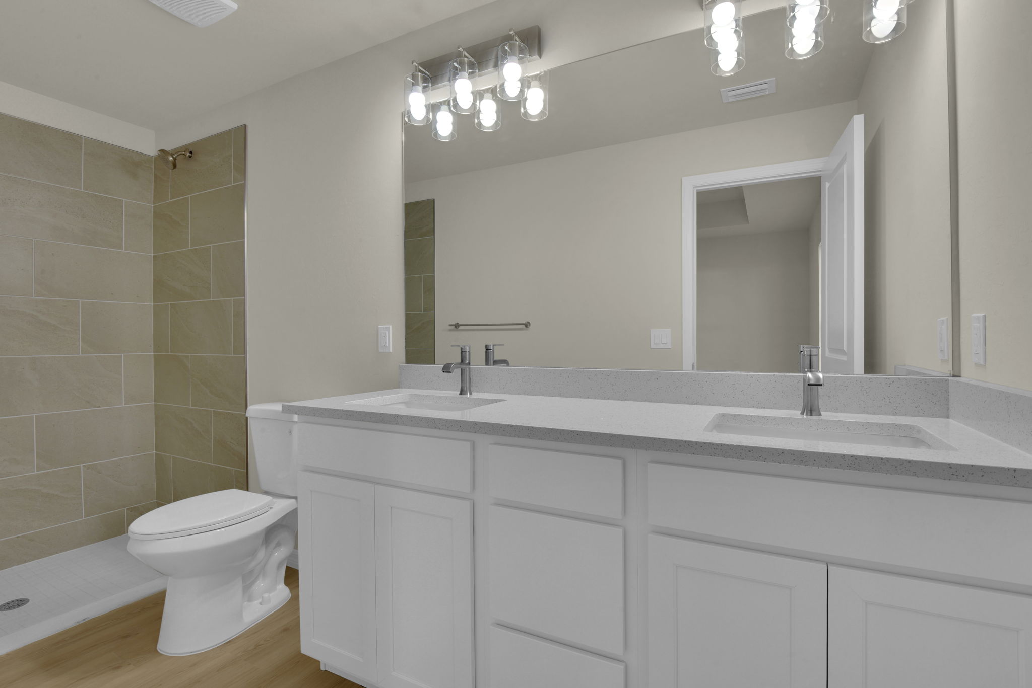 Master Bath w/ Dual Sink Vanity