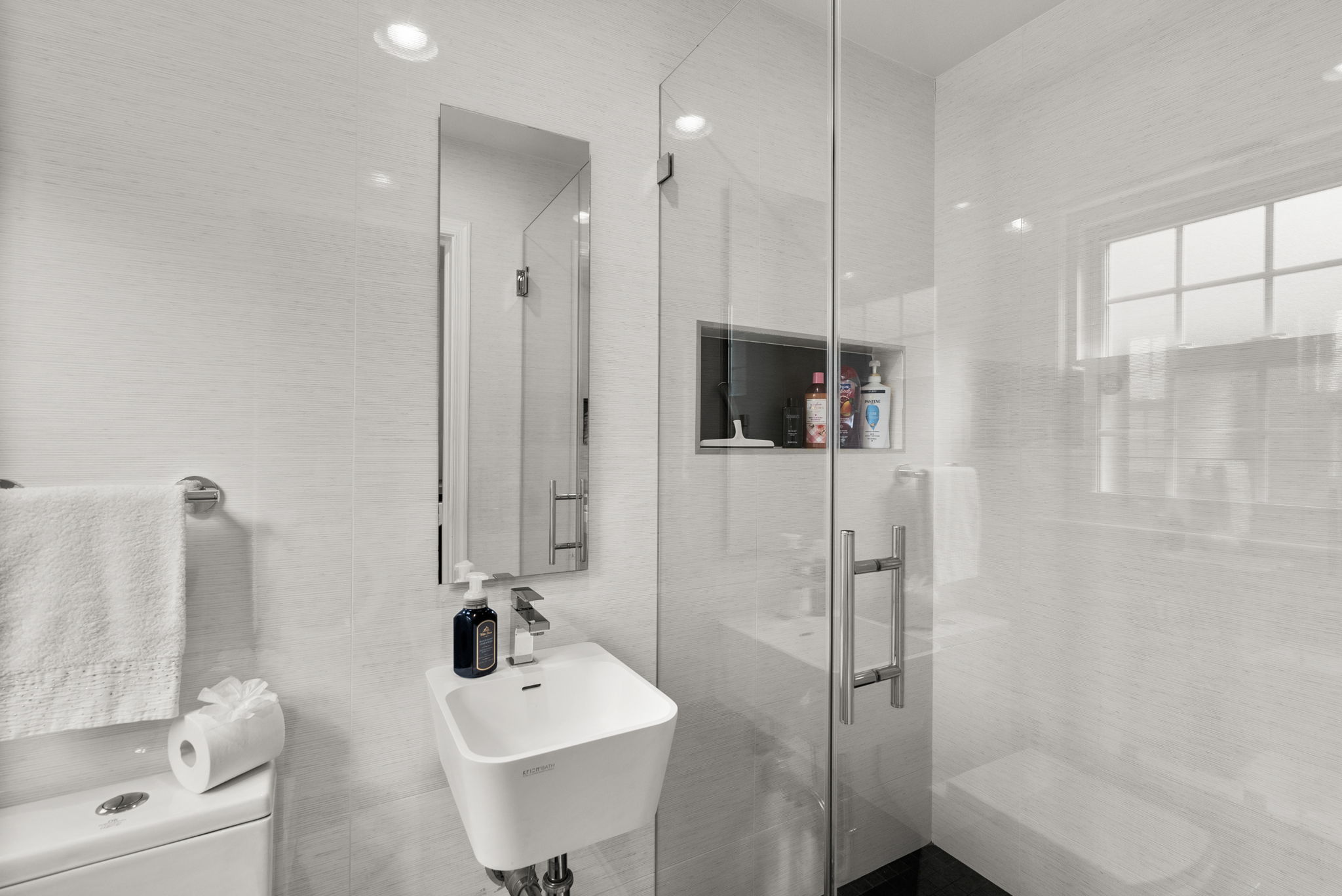 Full Bath on Lower Level 2