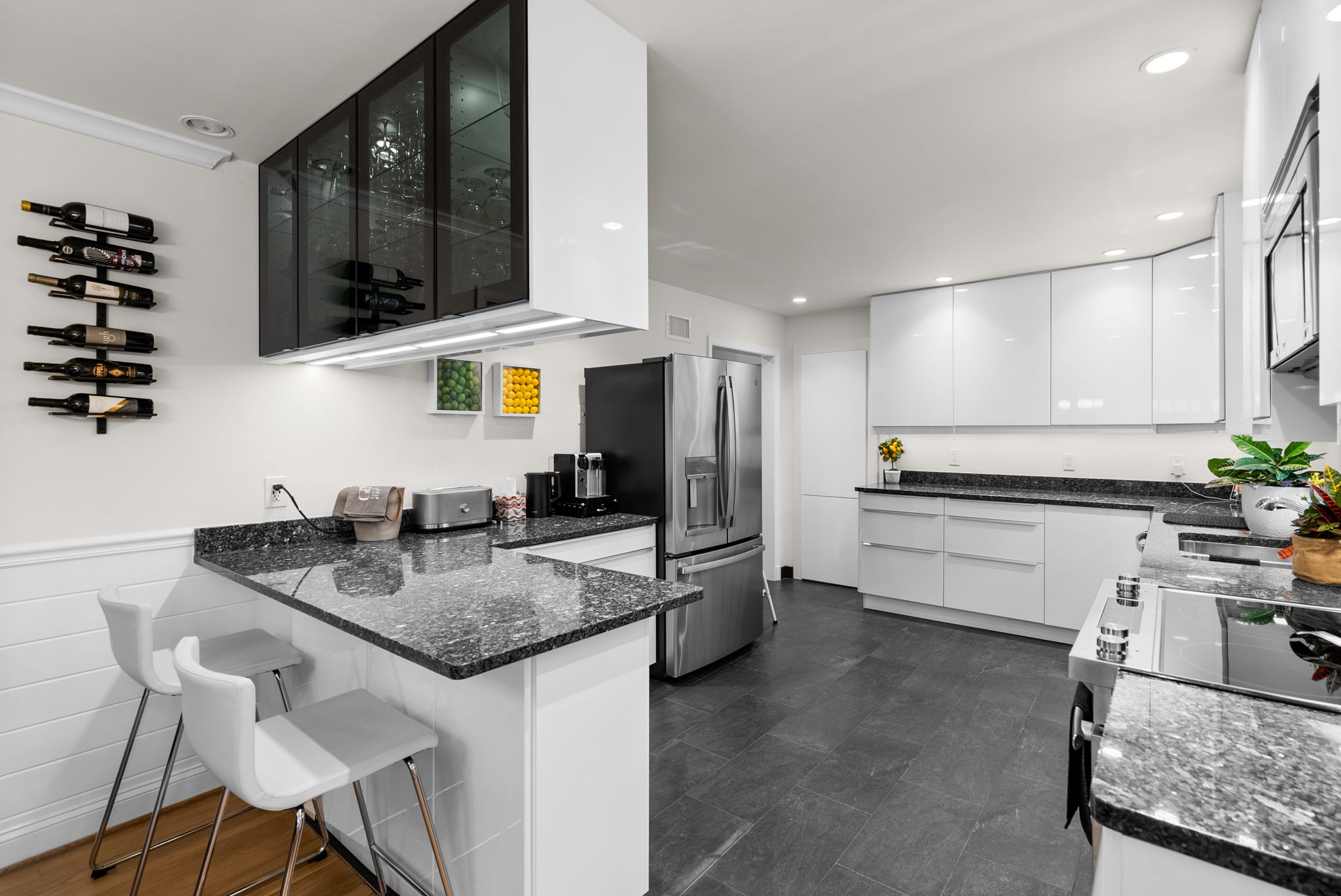 Kitchen/Breakfast Bar