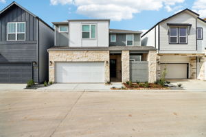 Houston - Spring Brook Village - 4111 Farm Hollow St, Houston, TX 77080 - 001