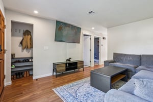 N 22nd St-S0710-009.jpg