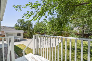 Back Deck to Yard