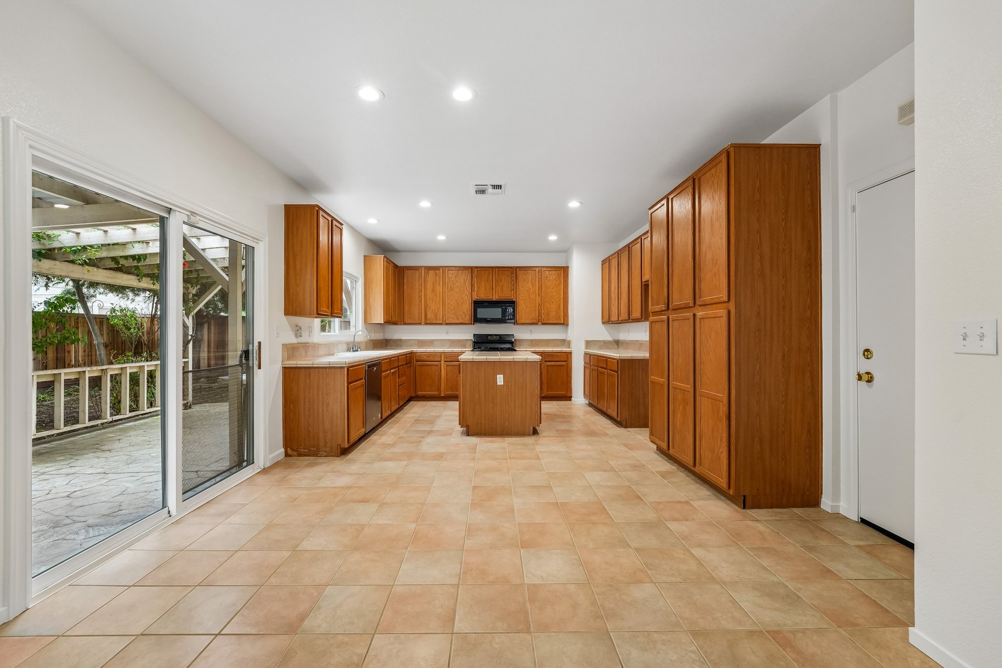 - 4113 Cedar Creek Ct-S0309-025.jpg