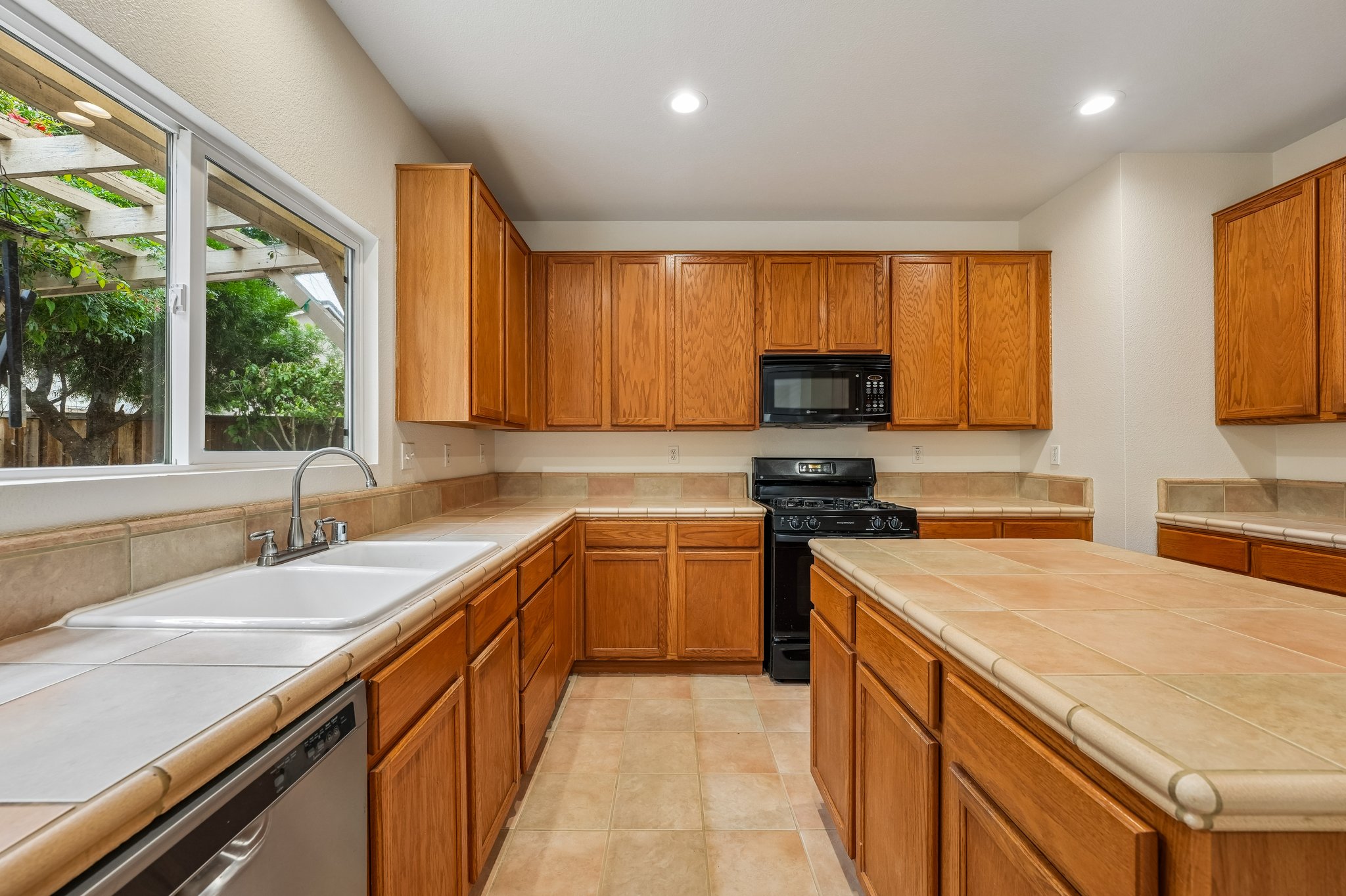 - 4113 Cedar Creek Ct-S0309-034.jpg