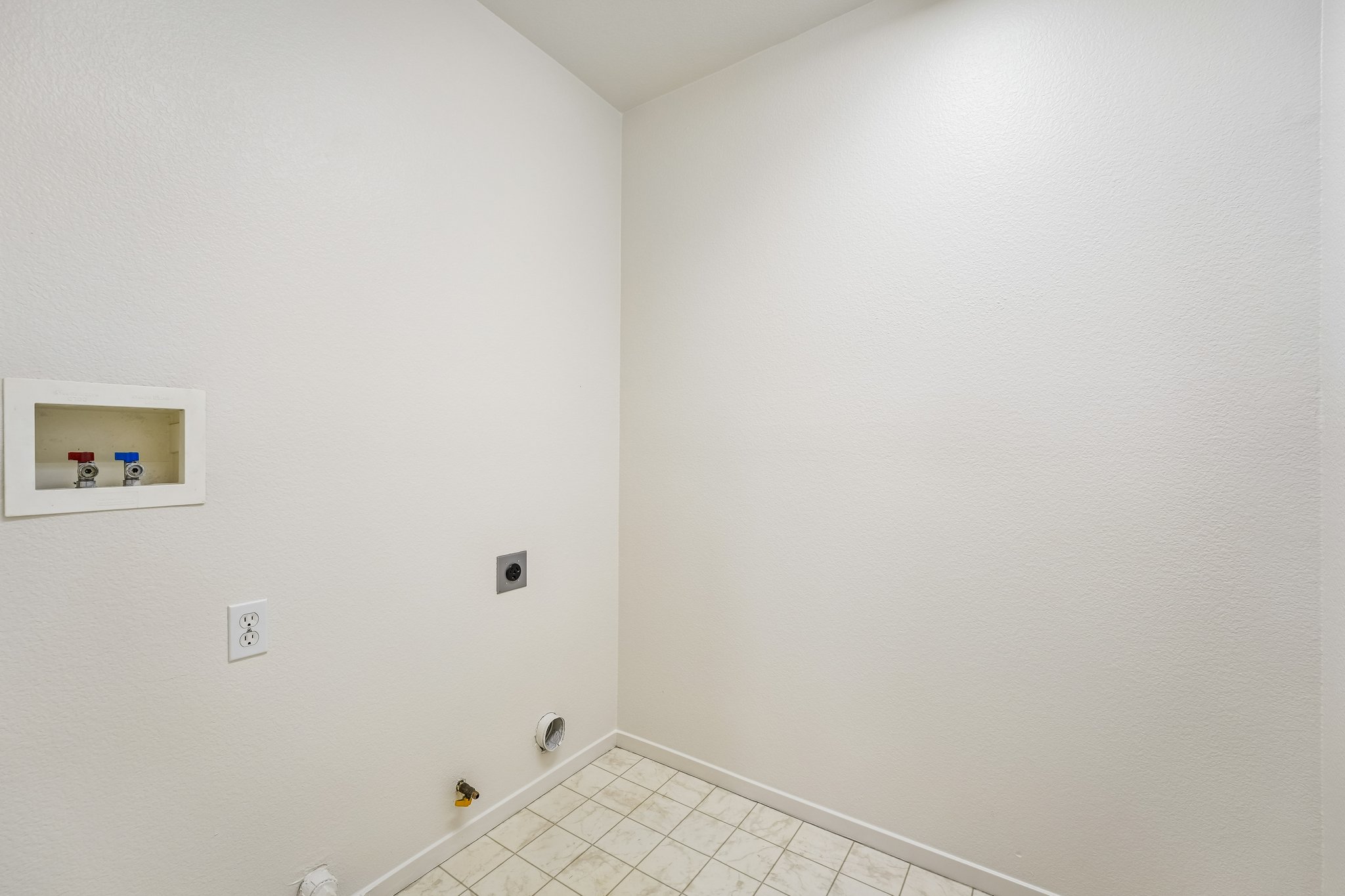 - 4113 Cedar Creek Ct-S0309-042.jpg