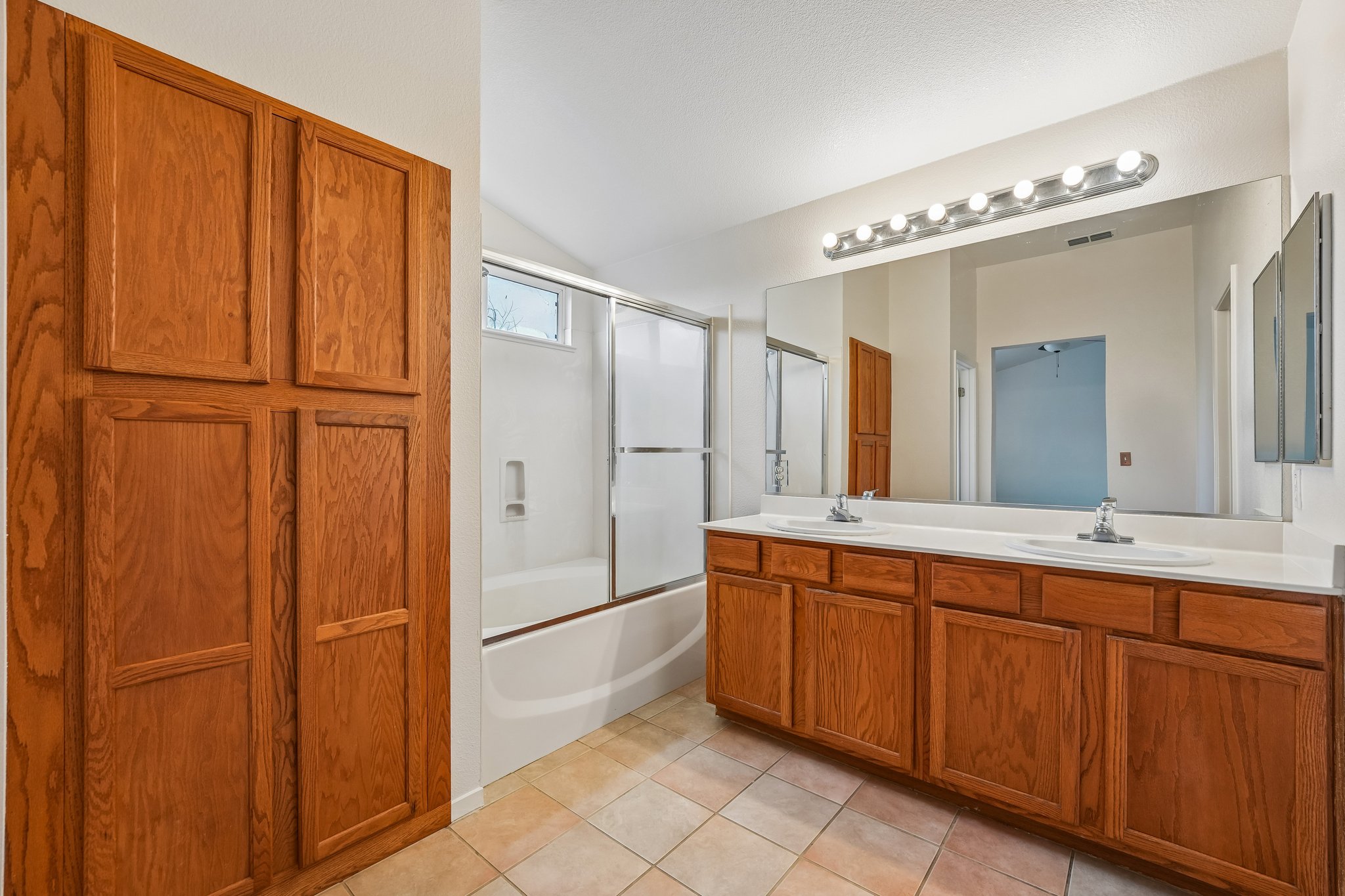 - 4113 Cedar Creek Ct-S0309-049.jpg