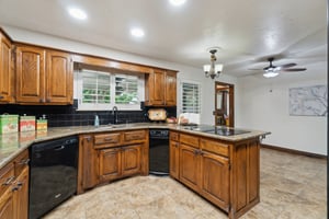 4113 Old Farm Rd_025.jpg