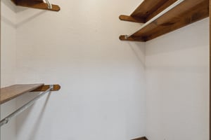 4113 Old Farm Rd_047.jpg